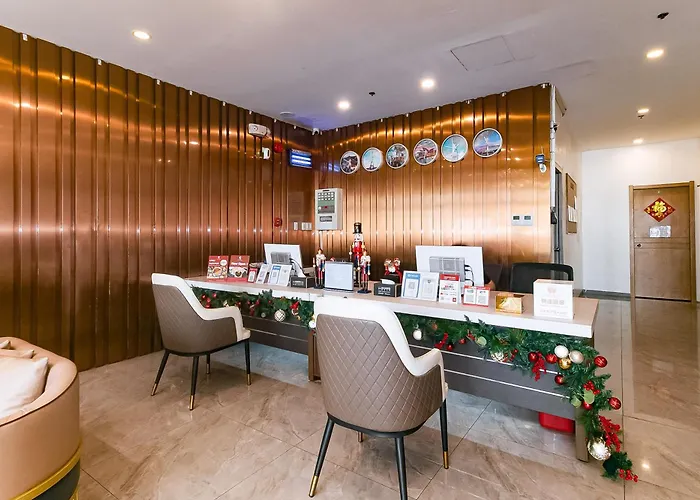 Luna Pasay 3*