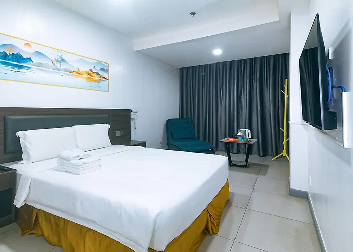 Luna Pasay 3*